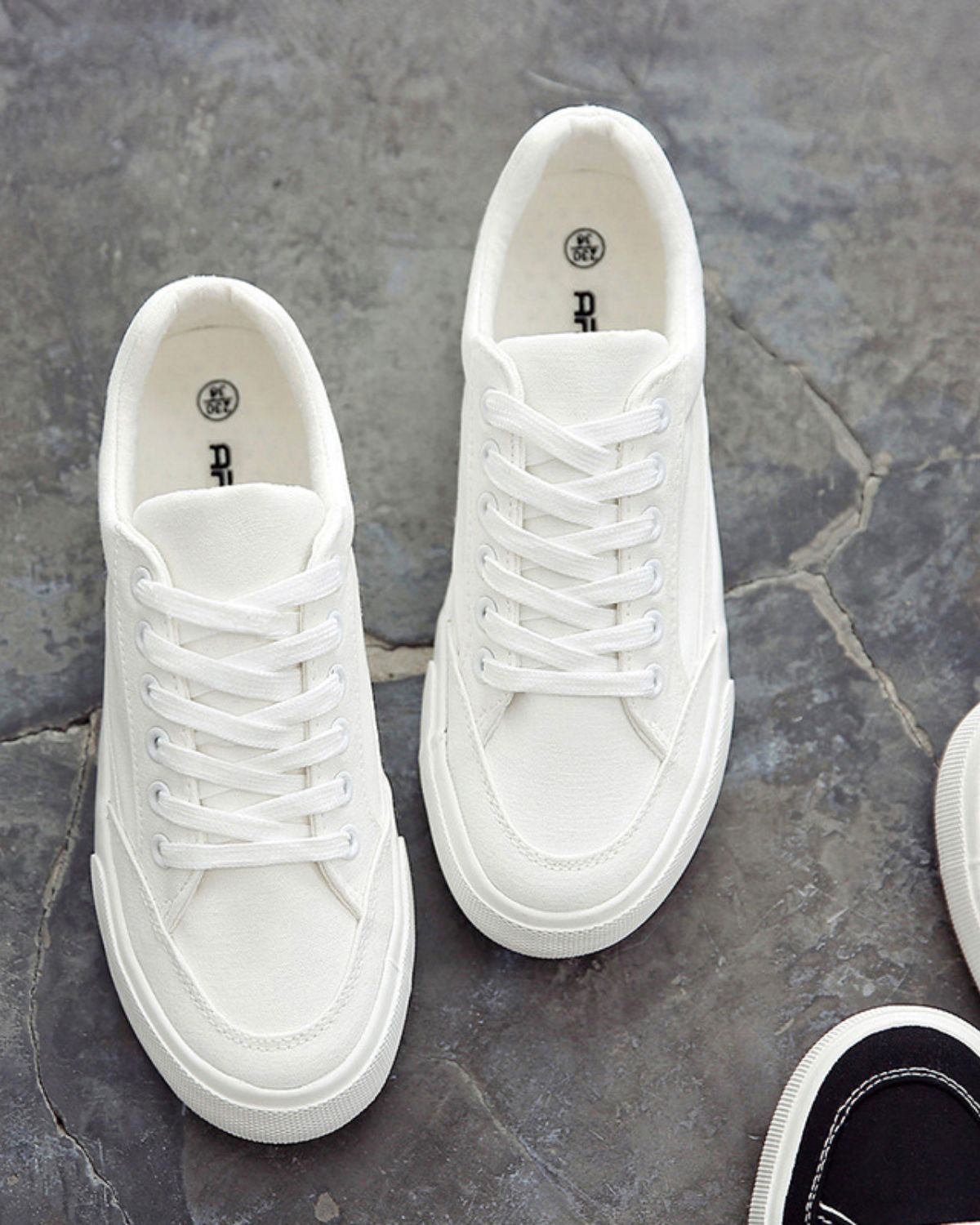 Zymic - Trendy Canvas Low-Top Sneakers for Men